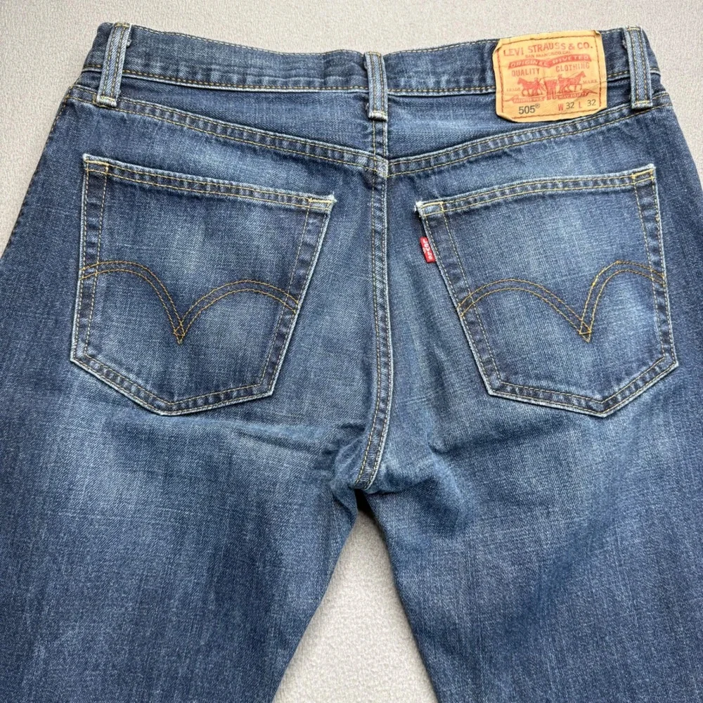 Levi Jeans Mens 32x32 Blue 505 Straight Fit Denim Classic Workwear Casual